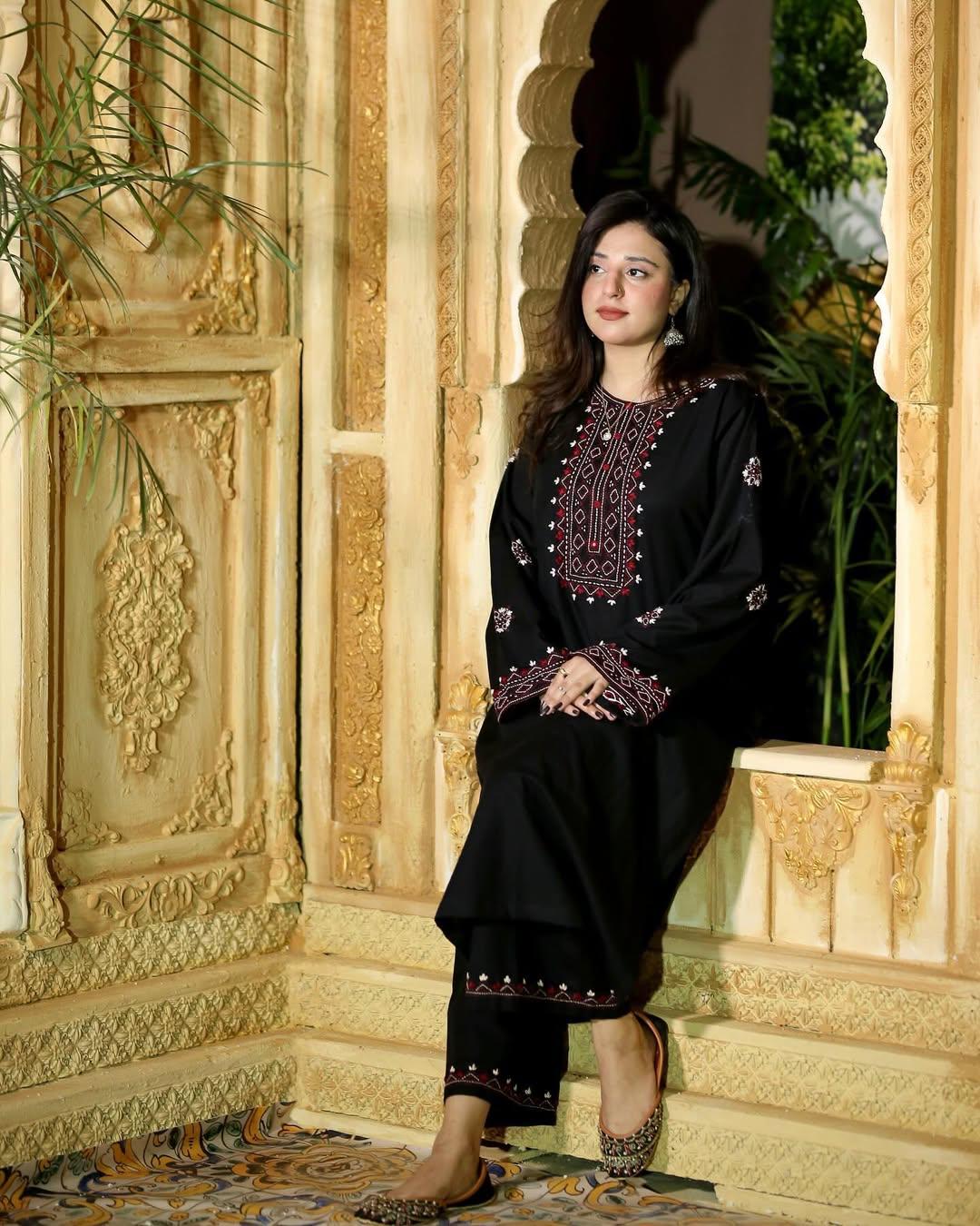 BLACK LUXE-2PC(EMB)