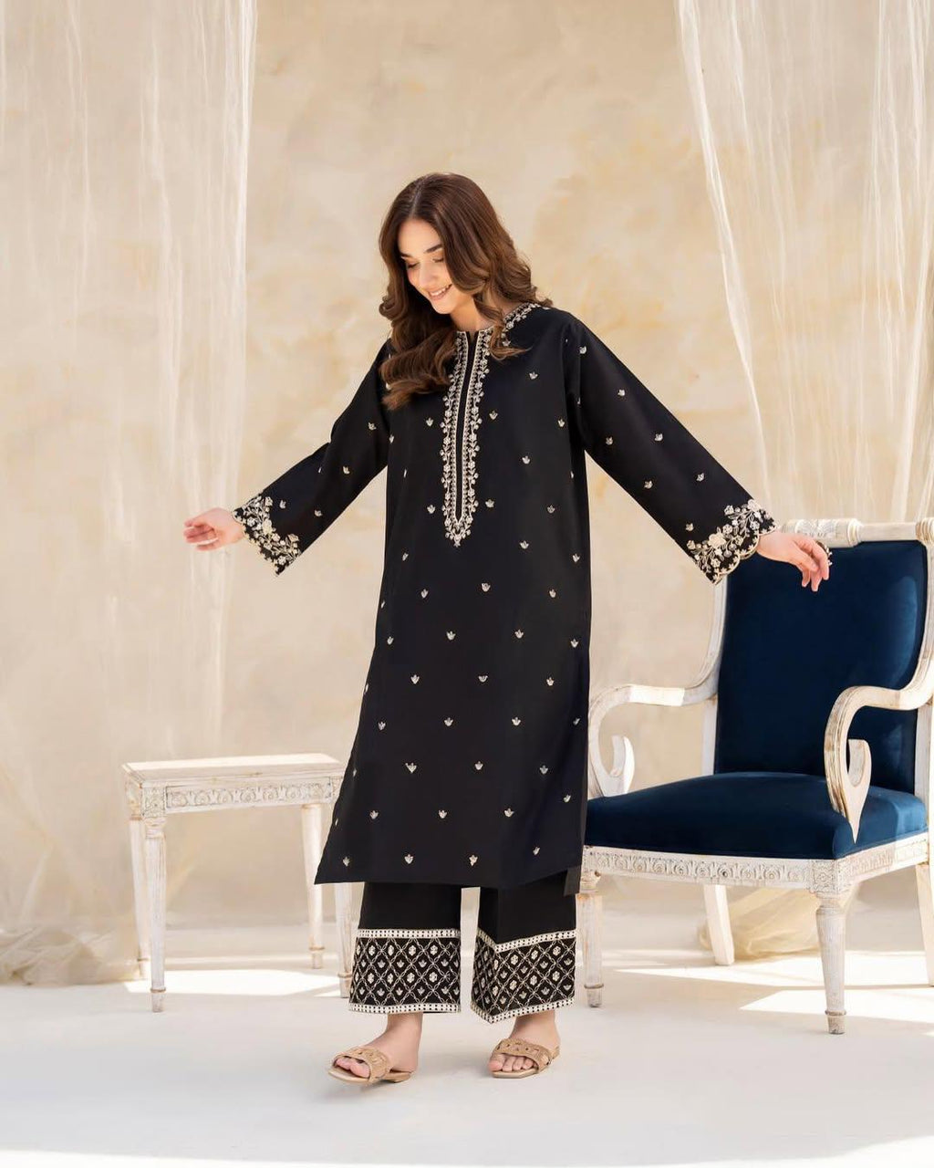 BLACK GULAB-2PC(EMB)