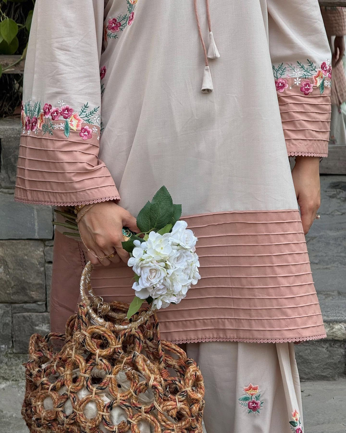 VAARI (FARSHI SHALWAR)-2PC(EMB)