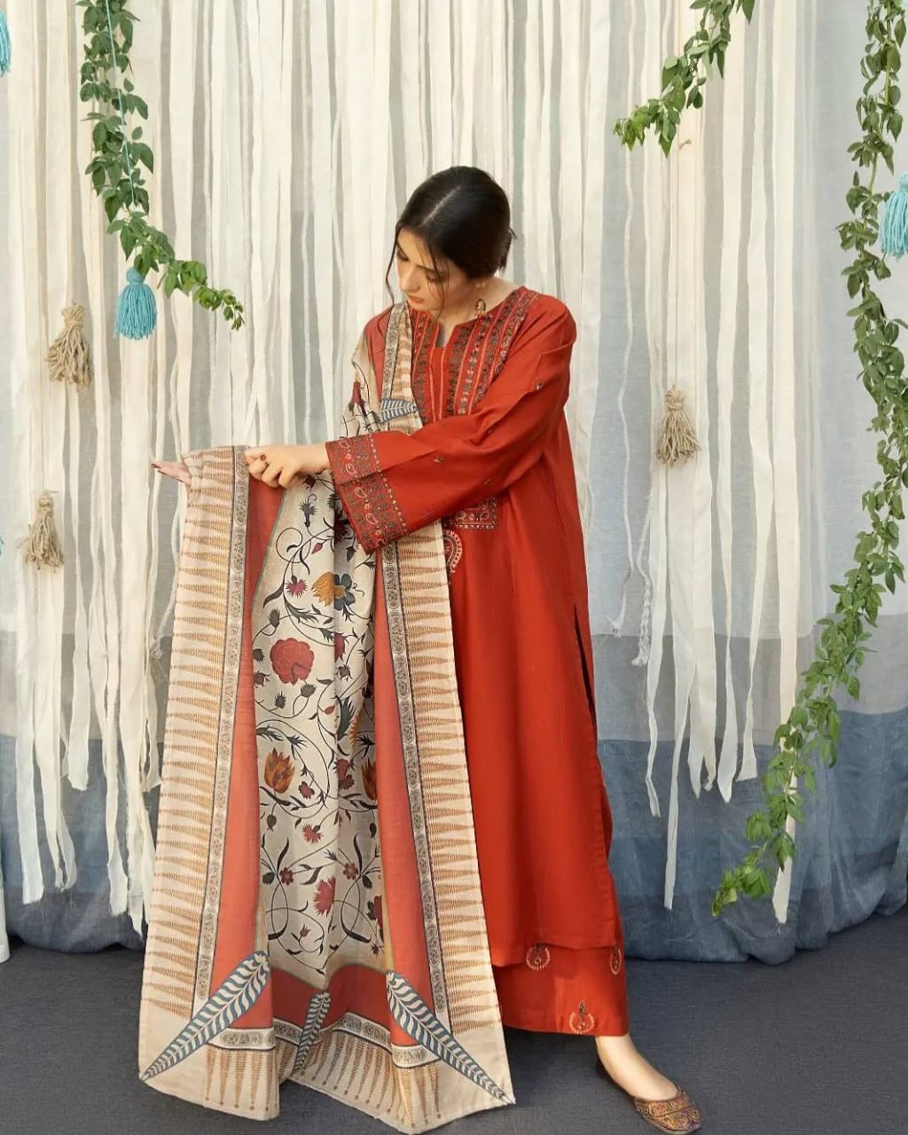 UROOJ SHAWL-3PC(EMB)