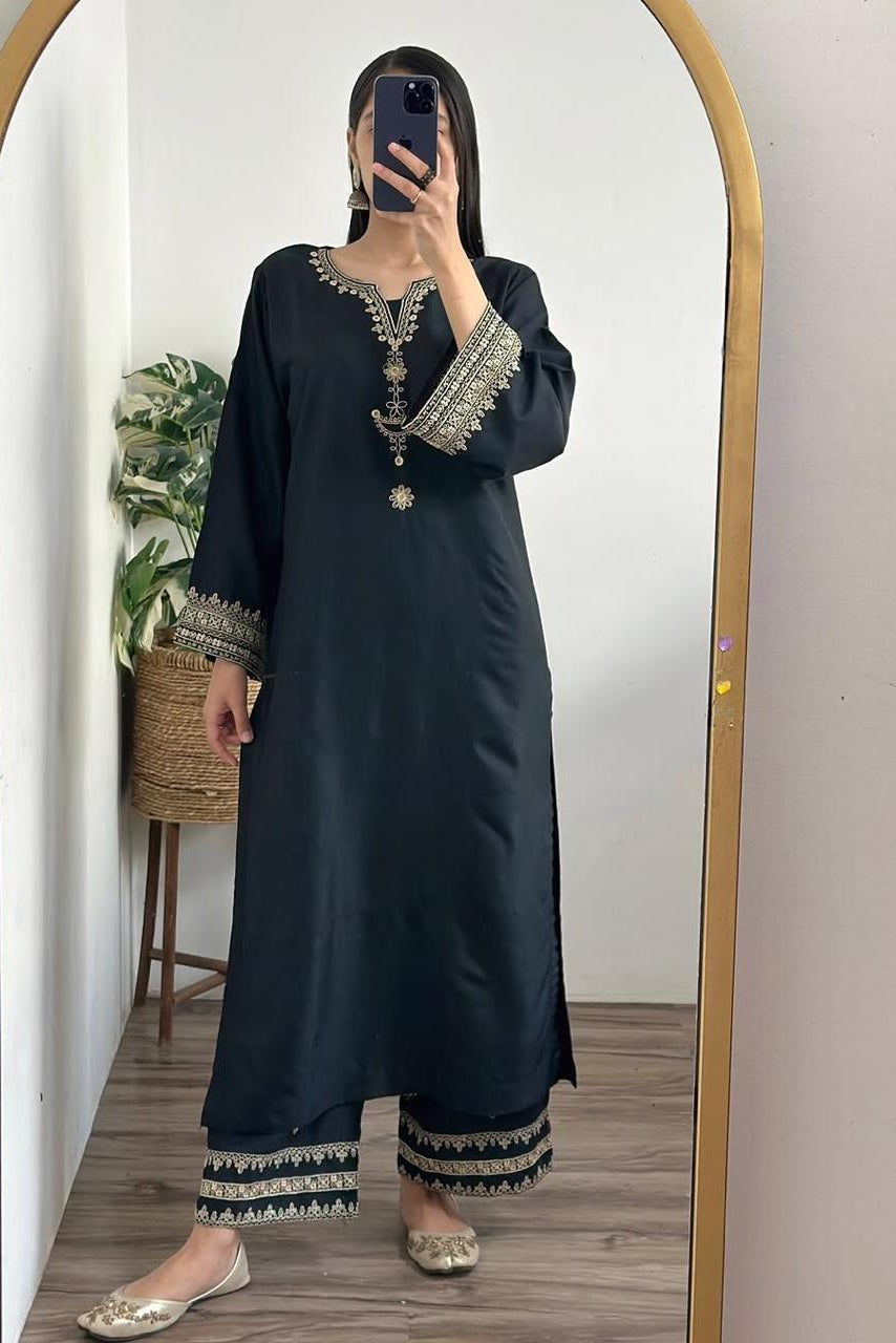 BLACK IRIS-2PC(EMB)