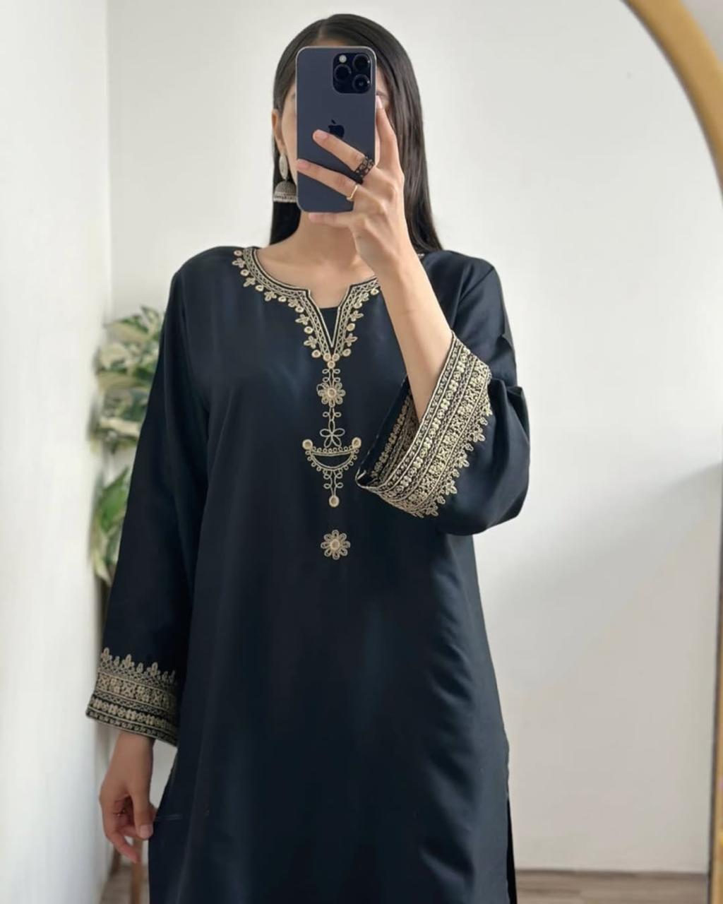 BLACK IRIS-2PC(EMB)