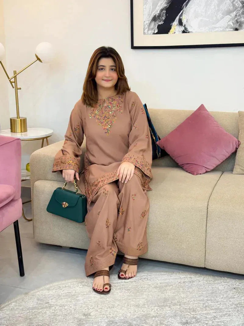 FEFA (FARSHI SHALWAR)-2PC(EMB)