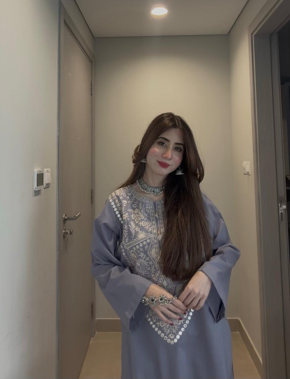 DAIM LAWN-2PC(EMB)