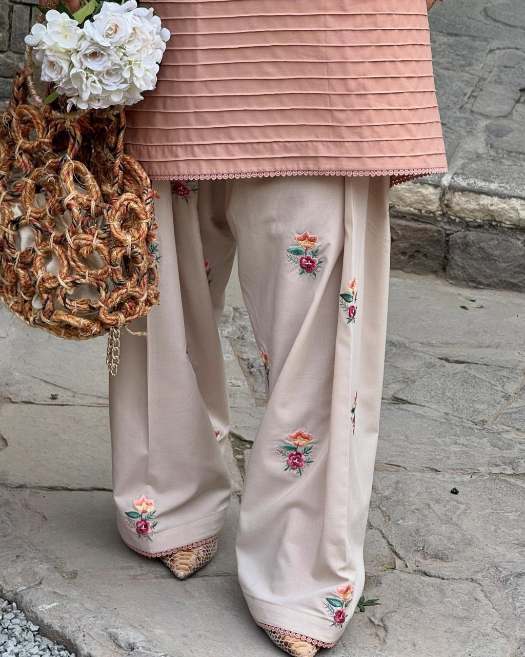 VAARI (FARSHI SHALWAR)-2PC(EMB)