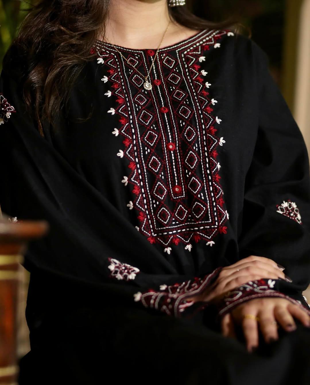 BLACK LUXE-2PC(EMB)