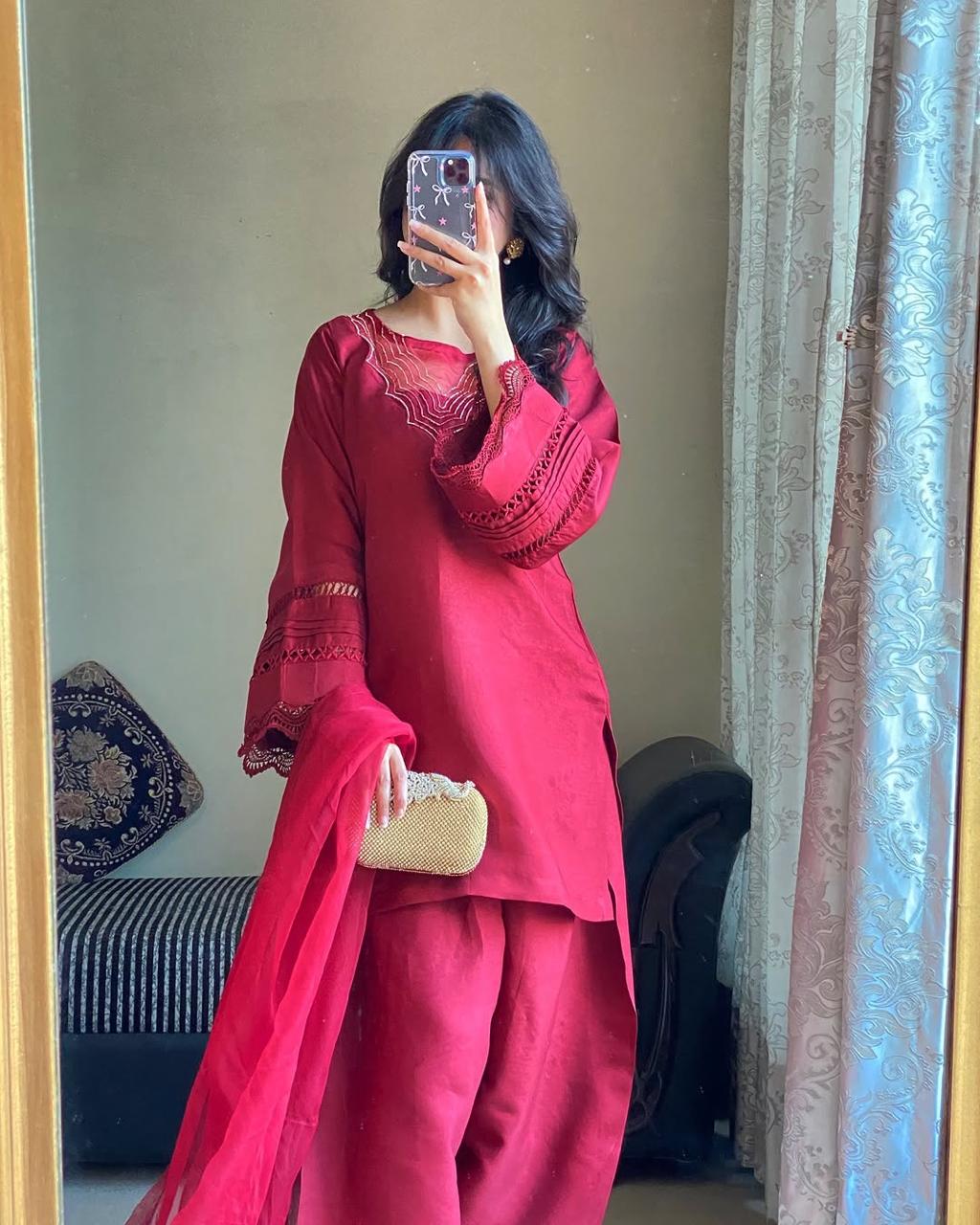 MAHNOOR-3PC(EMB)