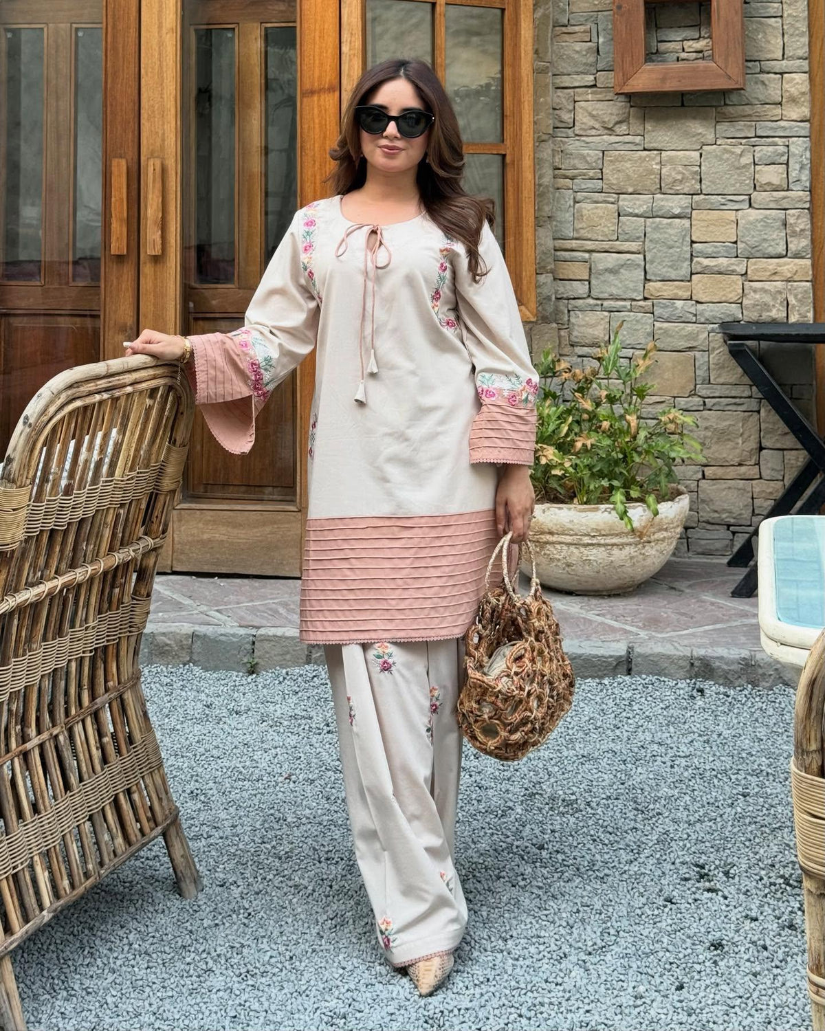 VAARI (FARSHI SHALWAR)-2PC(EMB)