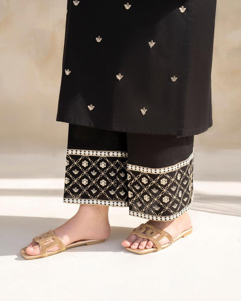 BLACK GULAB-2PC(EMB)