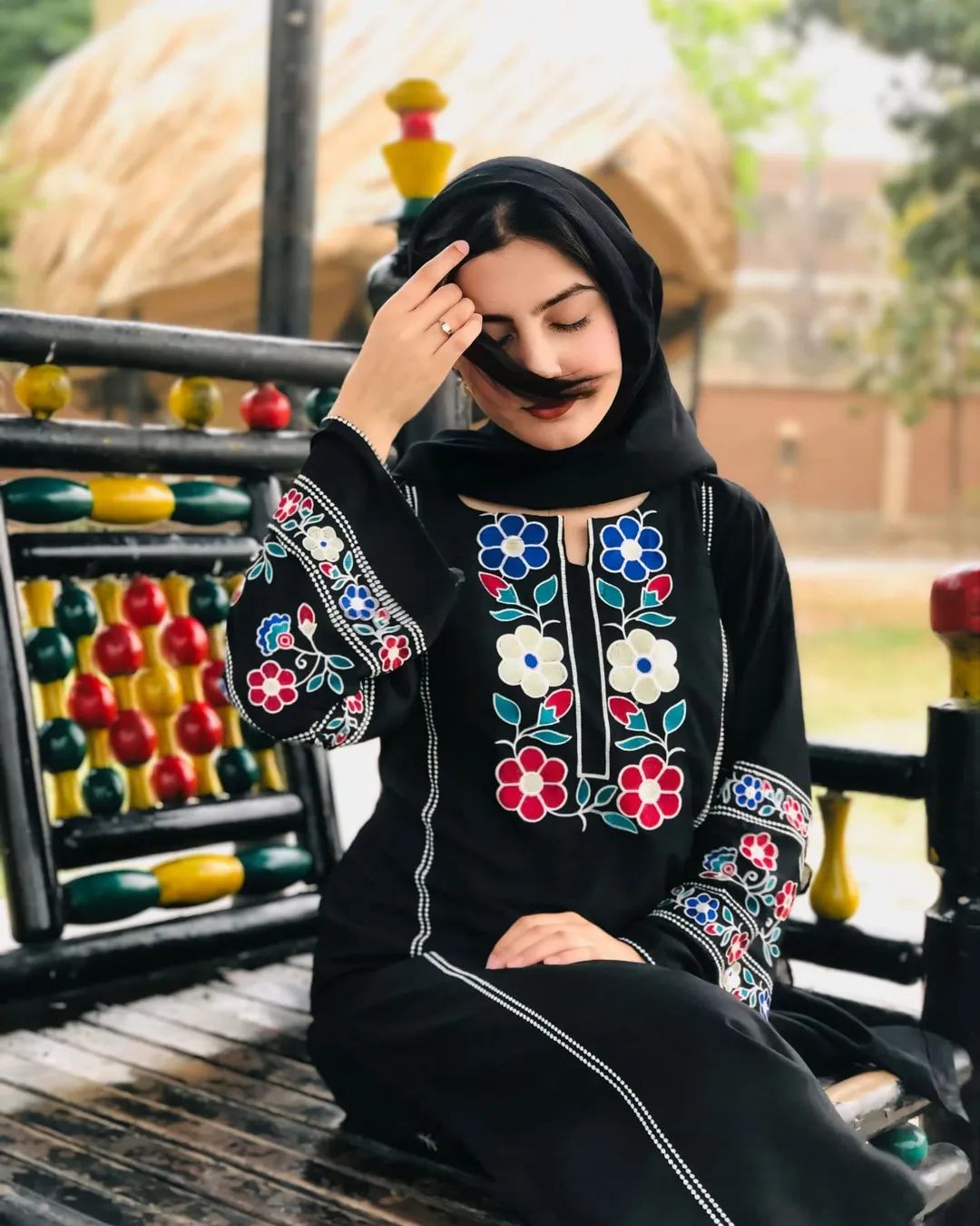 MAYA BLACK-2PC(EMB)