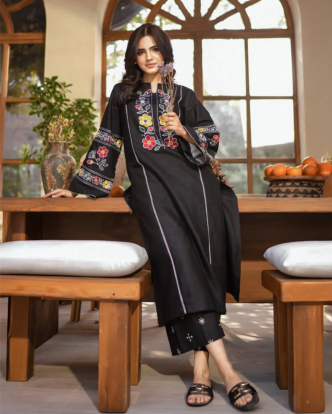 MAYA BLACK-2PC(EMB)