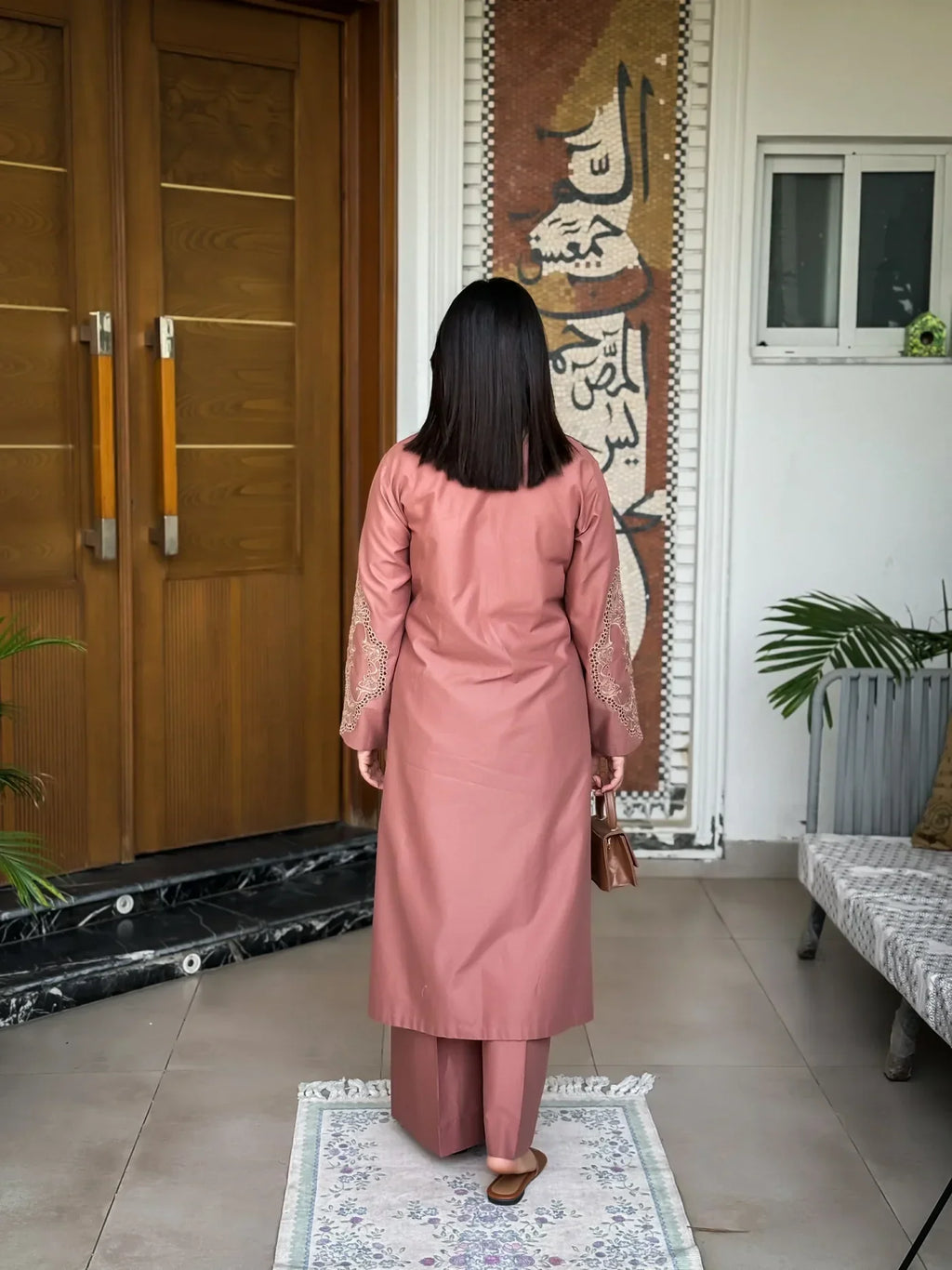 CRIMSON CHARM-2PC(EMB)