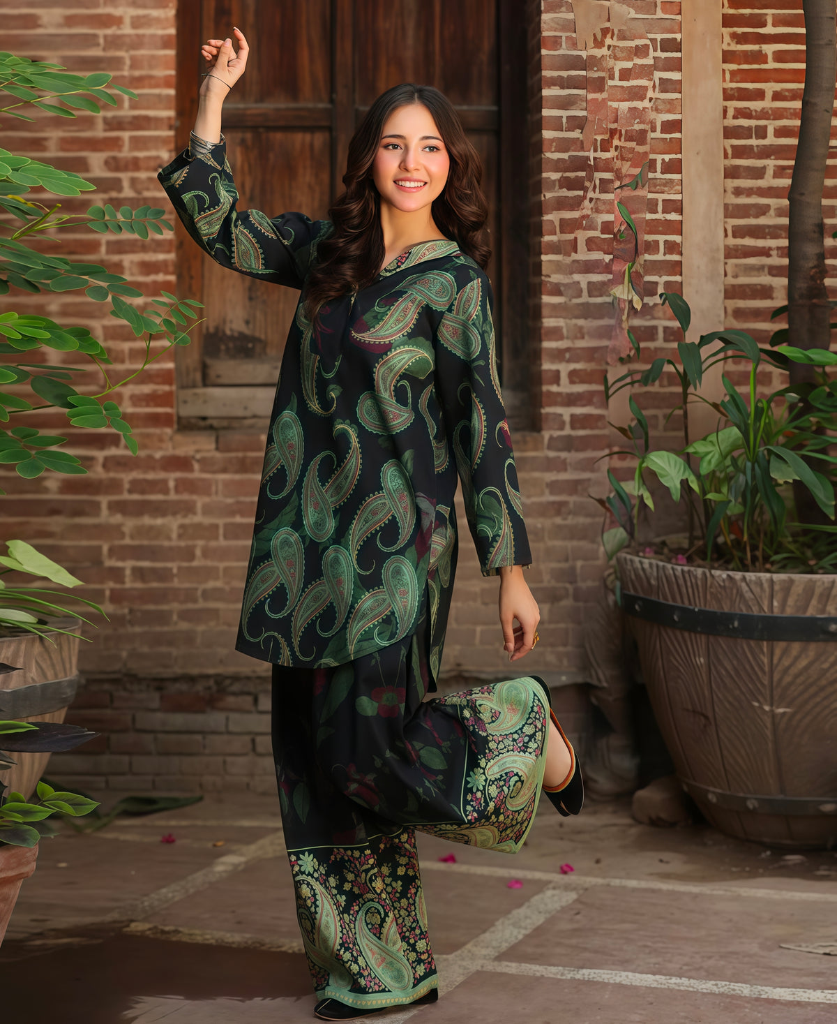 NOIR BLOOM (FARSHI SHALWAR)-2PC
